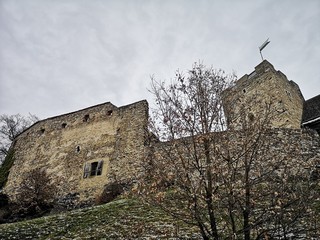 Ruine Gösting Graz mit Jungfernsprung und Cholerakapelle