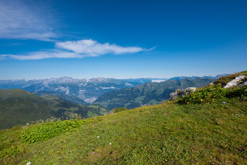 Bergpanorama vom Weisshorngipfel in Arosa im Kanton Graubünden / Schweiz