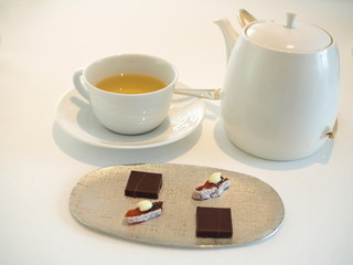 紅茶とプティフール