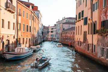 Fototapeta na wymiar Beautiful Canal in Venice