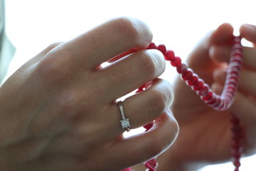 hand, collier, rosengarten, perle, juwelen, frau, gebet, weiß, religion, pray, isoliert,...