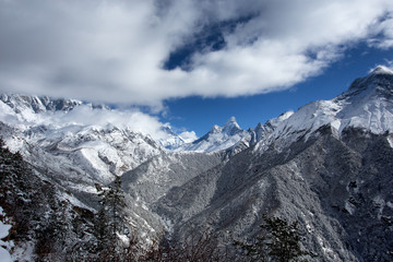 himalaia mountains in winter