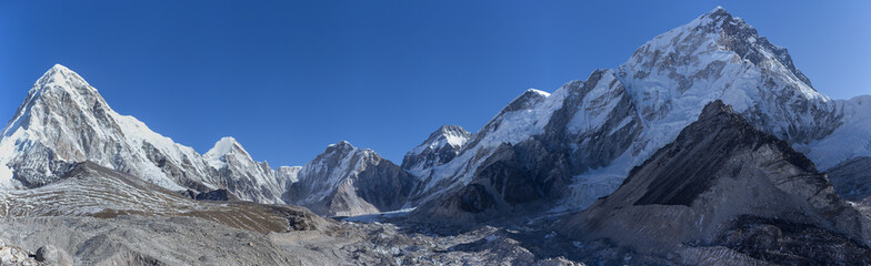Fototapeta na wymiar himalaia mountains in winter - Everest region