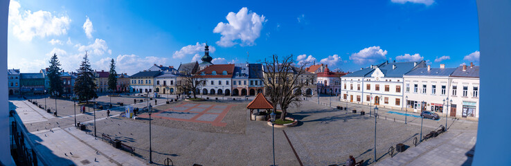panorama rynku w Krośnie - obrazy, fototapety, plakaty