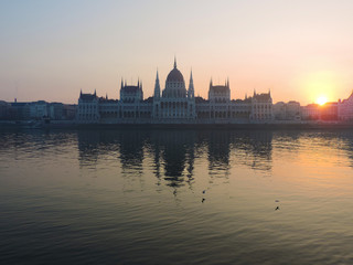 Obraz premium Parlamento all'alba, Budapest