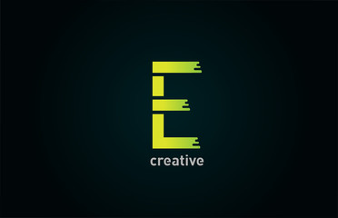 Obraz premium E creative green letter alphabet logo icon design for company and business