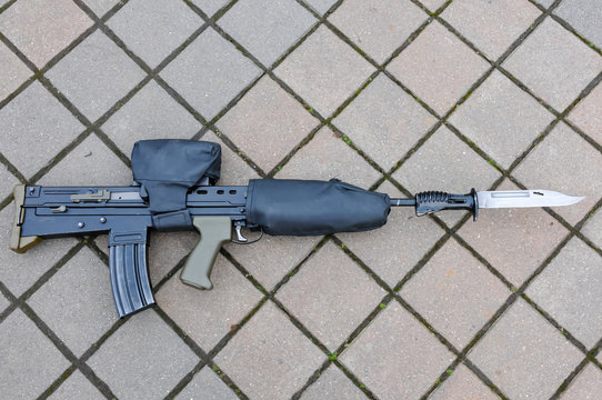 SA80 L85A2 fitted with a bayonet