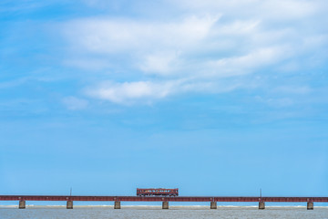 由良川橋梁と列車