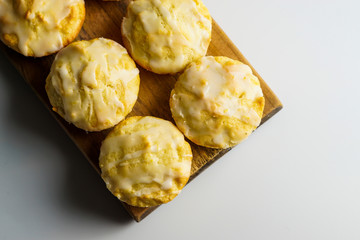 Lemon muffins with lemon glaze