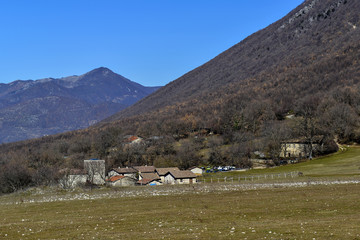 Paysage d'hiver dans les Abruzzes en Italie