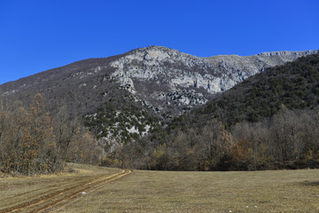 Paysage d'hiver dans les Abruzzes en Italie