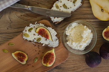 whole grain bread with curd cheese seeds and figs