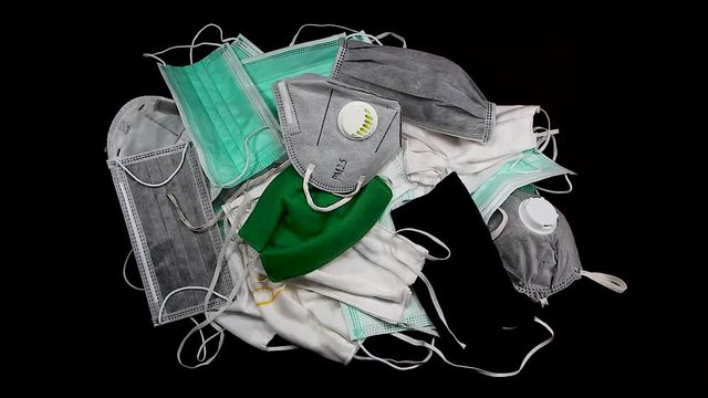 Scramble to pick up the mask,Because the mask is used to prevent rare and scarce diseases,