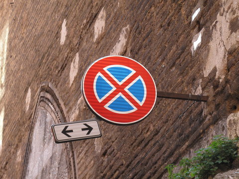 divieto di sosta su entrambi i sensi