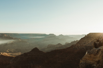 Fototapeta na wymiar Grand Canyon im Nebel