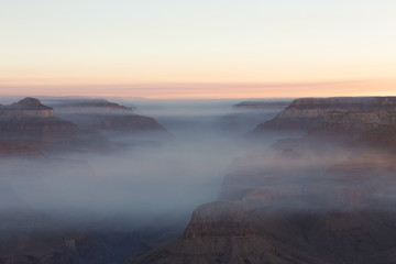Naklejka premium Grand Canyon im Nebel