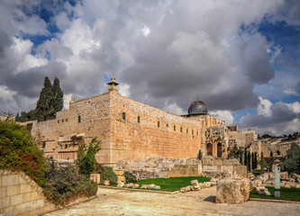 The mountain on which King Solomon erected the first temple to the One God is sacred to Jews, Christians and Muslims. This is a great architectural monument of Israel, Byzantium, Crusaders and Arabs. 