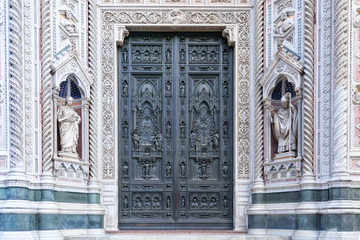 Dettagli facciata Cattedrale Santa Maria Del Fiore  Firenze