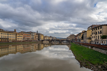 Obraz premium The Arno River in Florence Italy