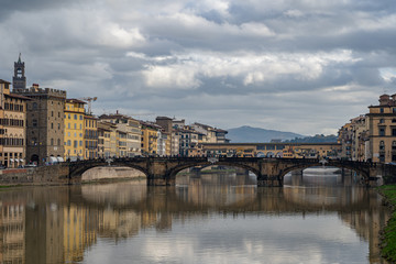 Obraz premium The Arno River in Florence Italy