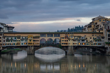Naklejka premium The Arno River in Florence Italy