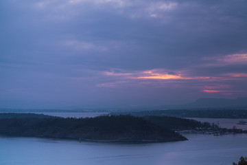 Ruch chmur w czasie niebieskiej godziny nad Oslofjord © Dreamnordno