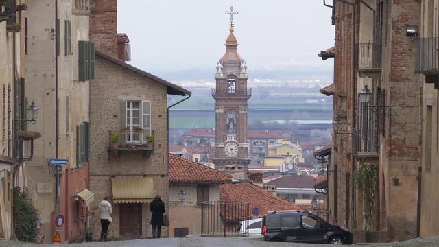 Saluzzo, Piemonte, Italia, empty streets, old town, ancient buildings, monuments.
