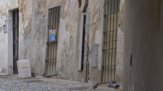 Saluzzo, Piemonte, Italia, empty streets, old town, ancient buildings, monuments.