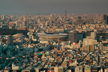 都会を見下ろす