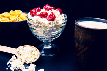 Flakes and dairy products