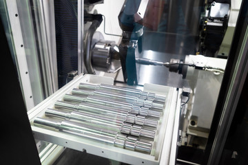 machining automotive part by cnc turning machine