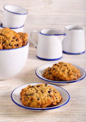 raisin and oat cookies
