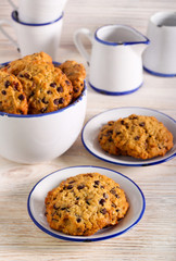 raisin and oat cookies
