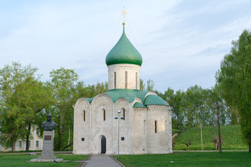 Fototapeta na wymiar Transfiguration Cathedral in Pereyaslavl Zalessky
