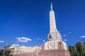 Obraz premium Monument of Freedom with statue of Liberty in Riga, symbol of independence and sovereignty of Latvia