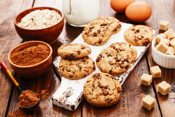 Fototapeta na wymiar Oatmeal cookies with chocolate