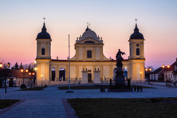 Tykocin to piękna historyczna, a nawet królewska miejscowość w województwie podlaskim, malowniczo położona nad rzeką Narew, Polska © podlaski49
