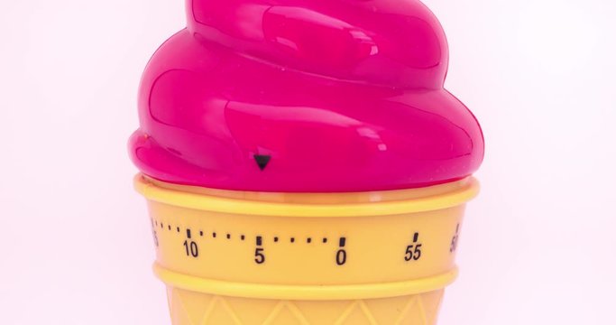 Time lapse 4k - Kitchen ice cream cone timer countdown to zero. 