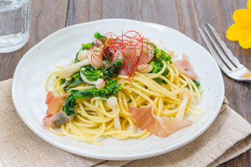 菜の花と生ハムのパスタ