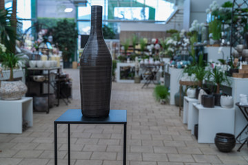 Porcelain and ceramic decorative flower vases.