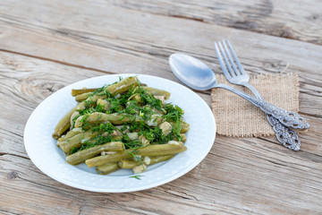 Turkish Food Broad Beans with Yogurt, Dill and Olive Oil / Zeytinyagli Bakla.