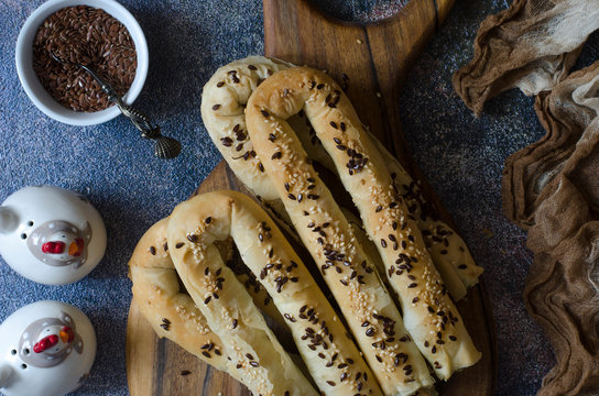 Puff filo pastry rolls with feta curd and spinach