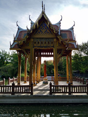Fototapeta premium chinese pagoda with display in water