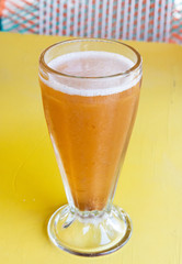 Vaso de agua de tamarindo