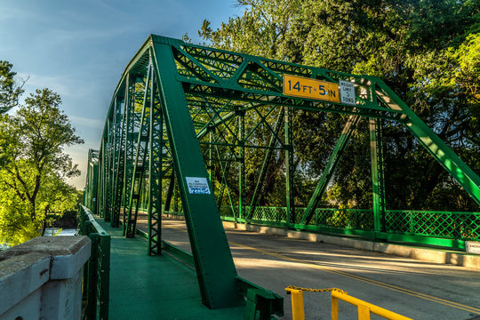 GUY WEST PEDESTRIAN BRIDGE SACRAMENTO