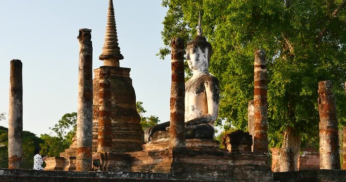  Sukhothai Historical Park, a UNESCO world heritage site, Thailand.