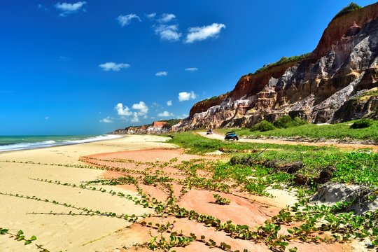 buggy sur une plage de canoa quebrada au Br&eacute;sil