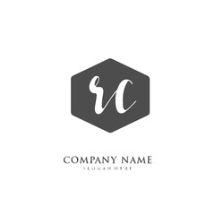 Obraz premium Handwritten initial letter R C RC for identity and logo. Vector logo template with handwriting and signature style.