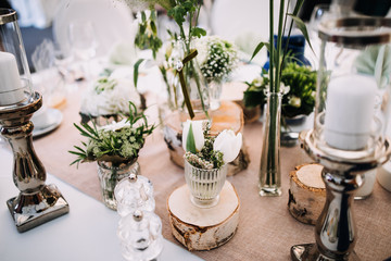 Inspiration for wedding table decoration in boho and rustic style