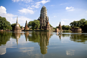 Fototapeta na wymiar Wat Rat Burana at Ayutthaya Historical Park Thailand during flood